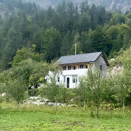 Casa de hóspedes Artani,,,